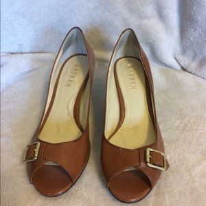 Peep-Toe Brown Lauren Pumps